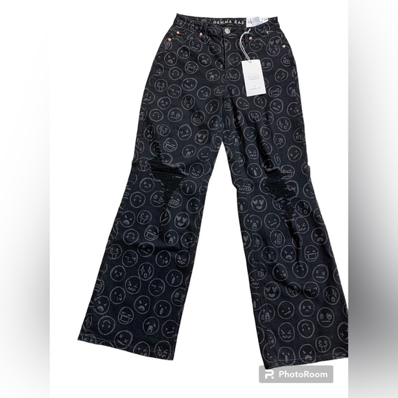 NWT Gemma Rae Jeans Black Emoji Print Wide Leg Distressed Skater 90s Baggy 7/28 - Picture 1 of 8